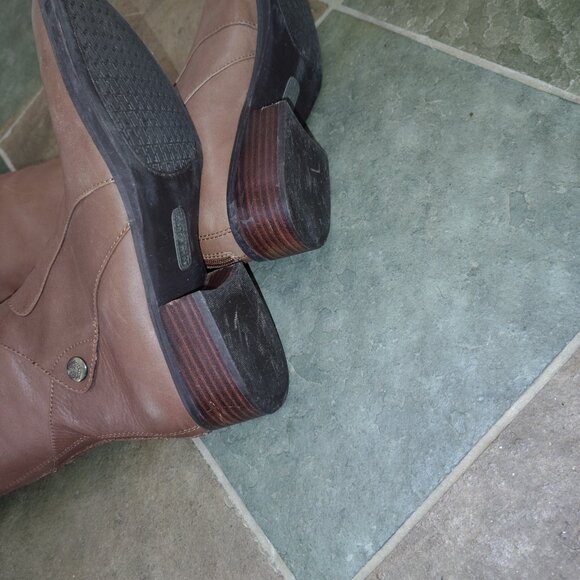 Sole Bound by Baretraps Knee High Tall Leather Riding Boots - Picture 4 of 5